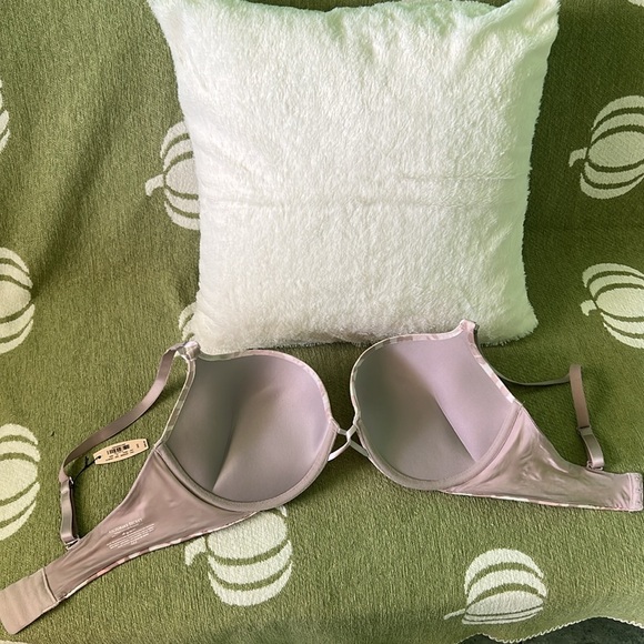 RARE sold out rhinestone 38D miraculous plunge Victoria’s Secret push up bra NWT - Picture 5 of 7